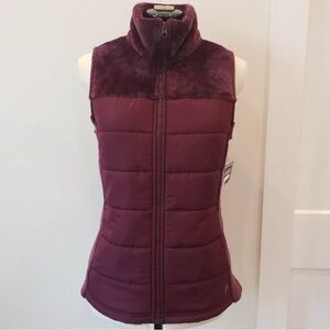 ✨NWOT✨  🍁🍂🍁Women's Fila Burgundy Puffer Vest🍁🍂🍁